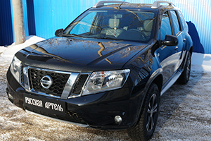 Спойлер на капот со скотчем Nissan Terrano 2014-2015